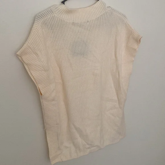 NWT Cream Sweater Vest - Picture 3 of 3